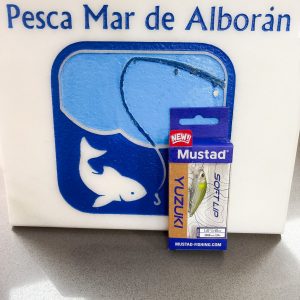 Mustad Yuzuki 48mm 1,5" 3gr Color 004